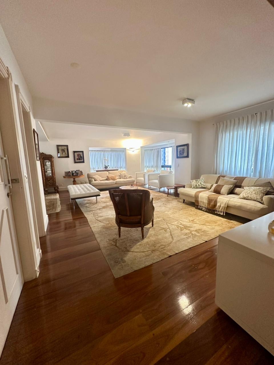 Apartamento, 3 quartos, 207 m² - Foto 2