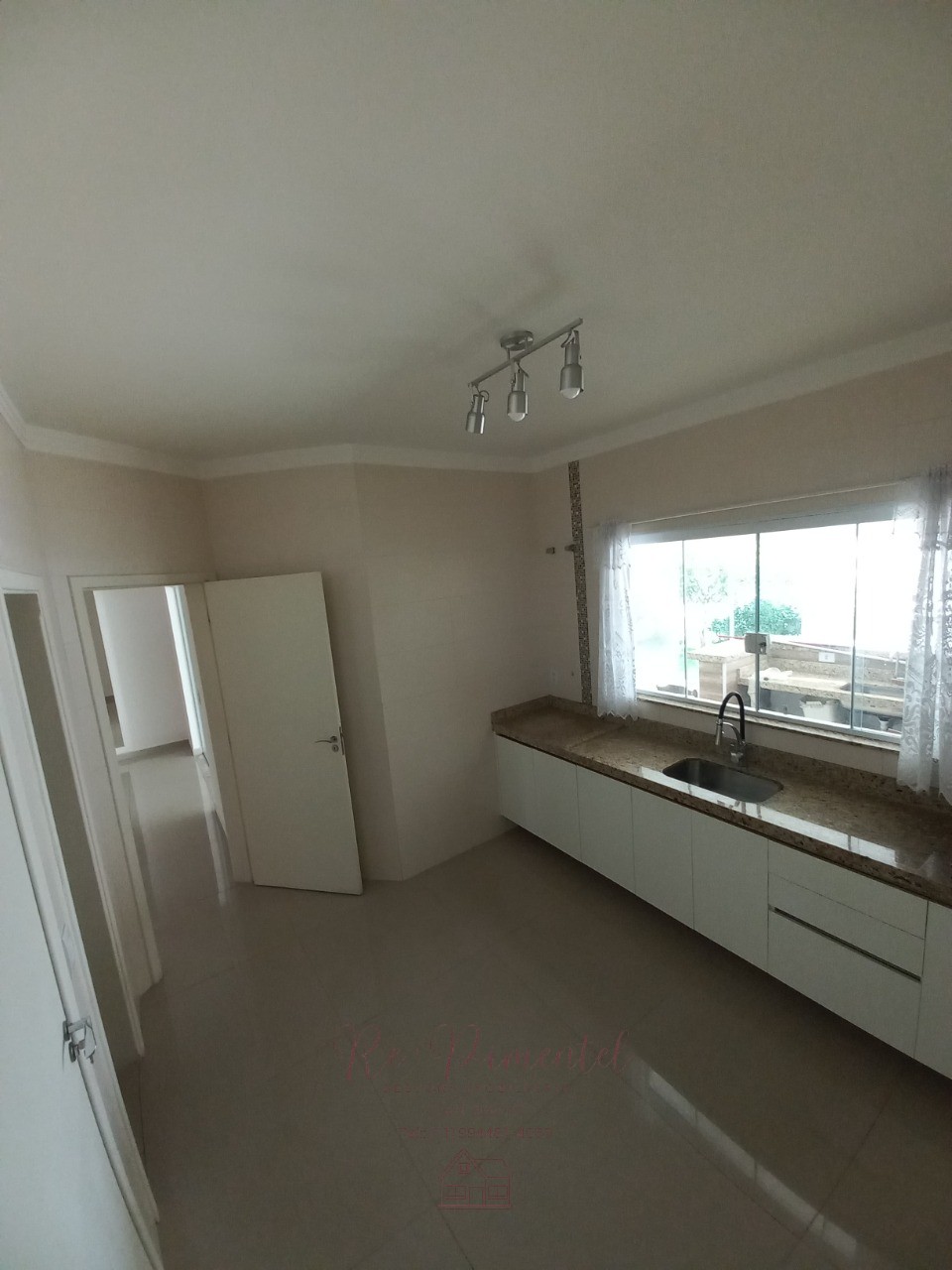 Casa, 3 quartos, 244 m² - Foto 11