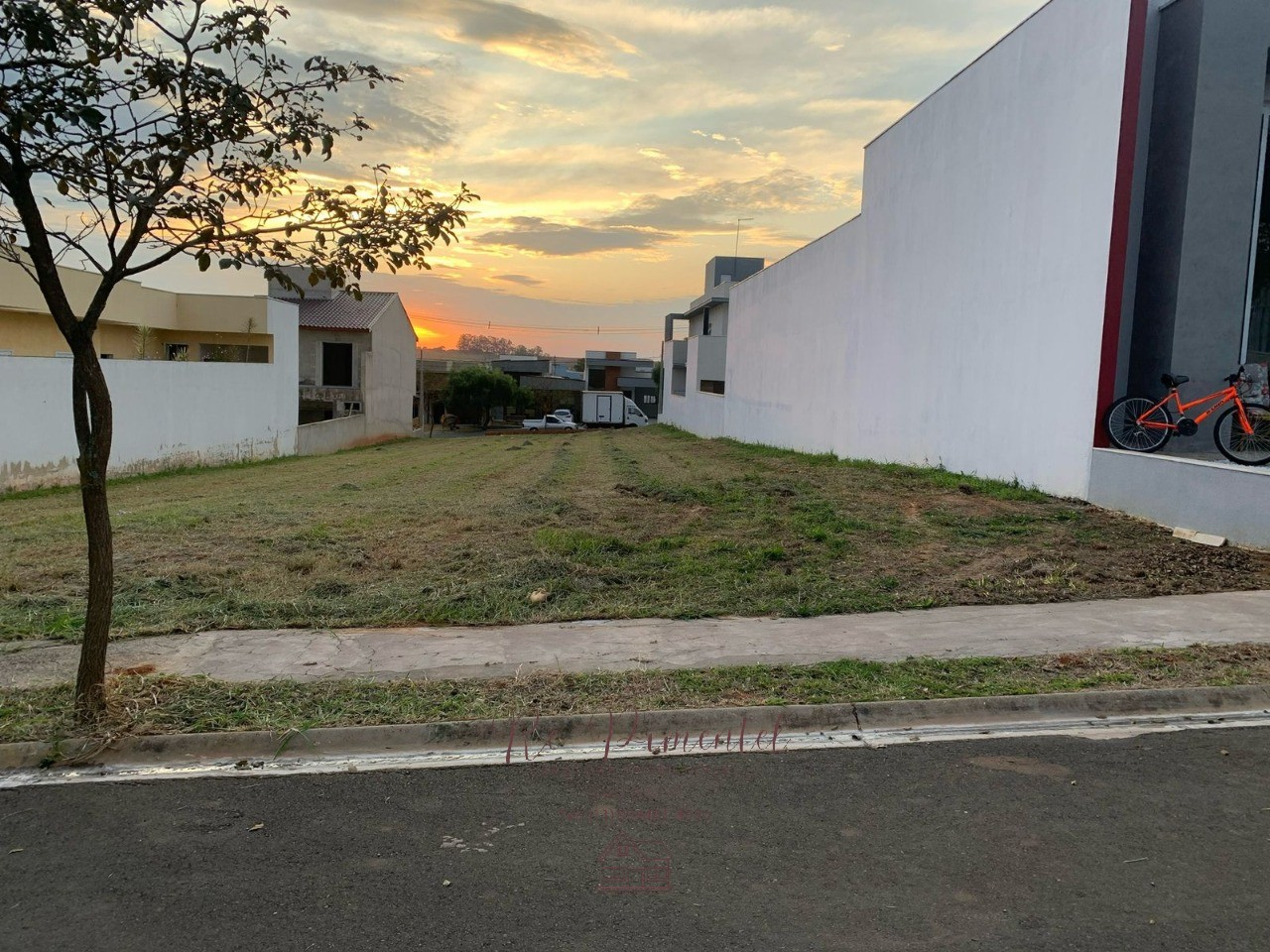 Terreno, 240 m² - Foto 2