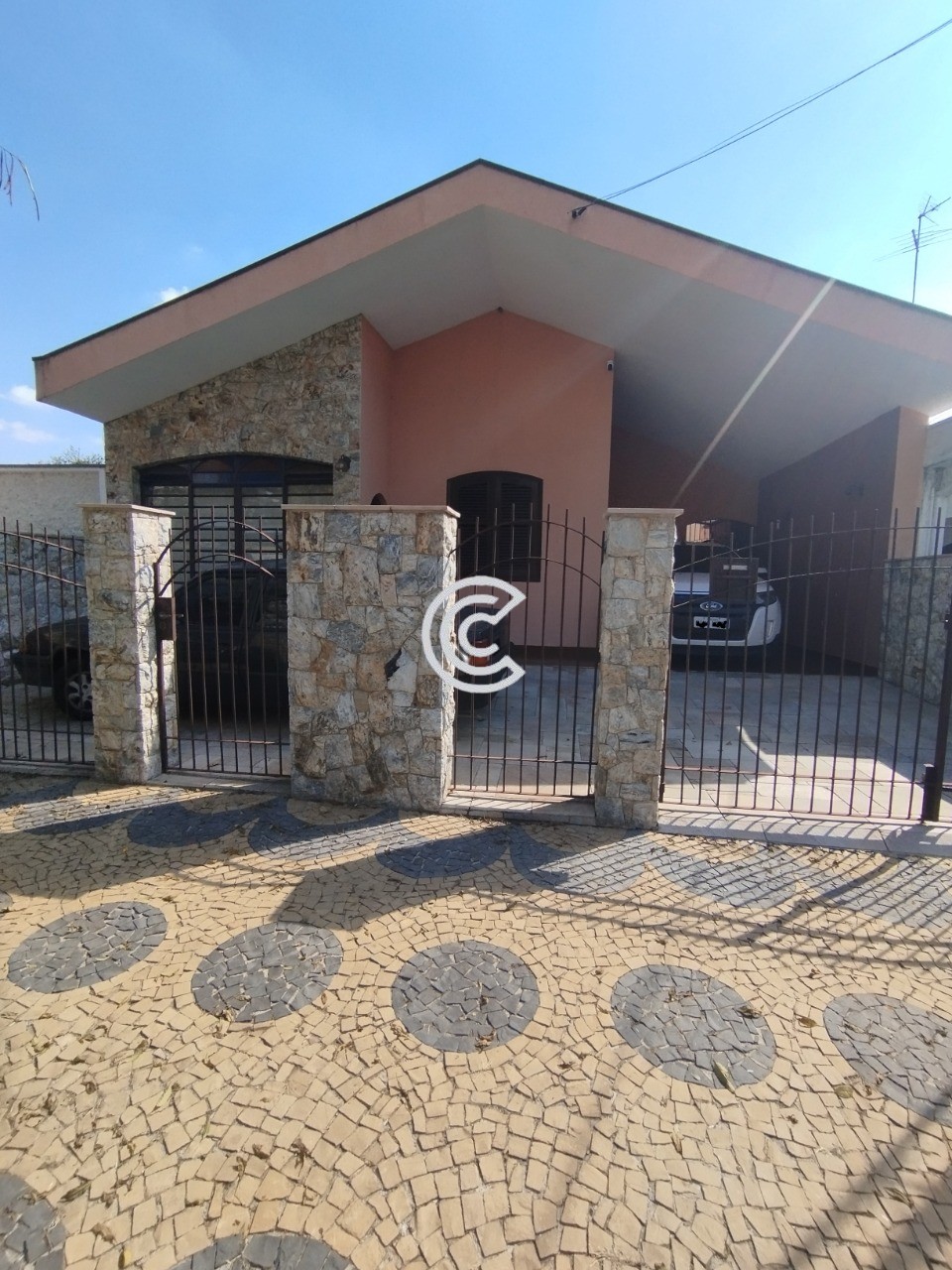 CASA RESIDENCIAL em VALINHOS - SP, BELA VISTA