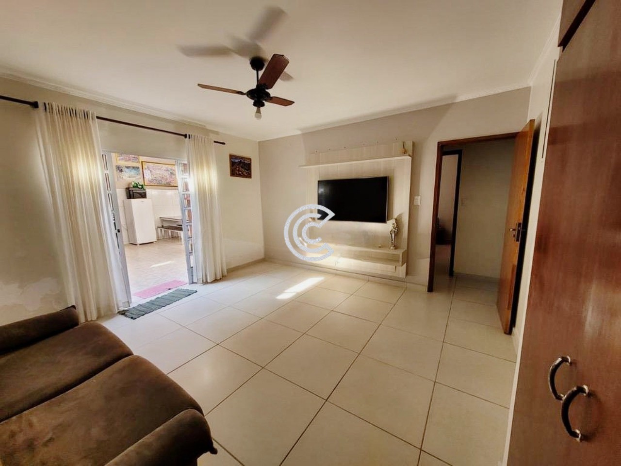 Casa, 3 quartos, 250 m² - Foto 2
