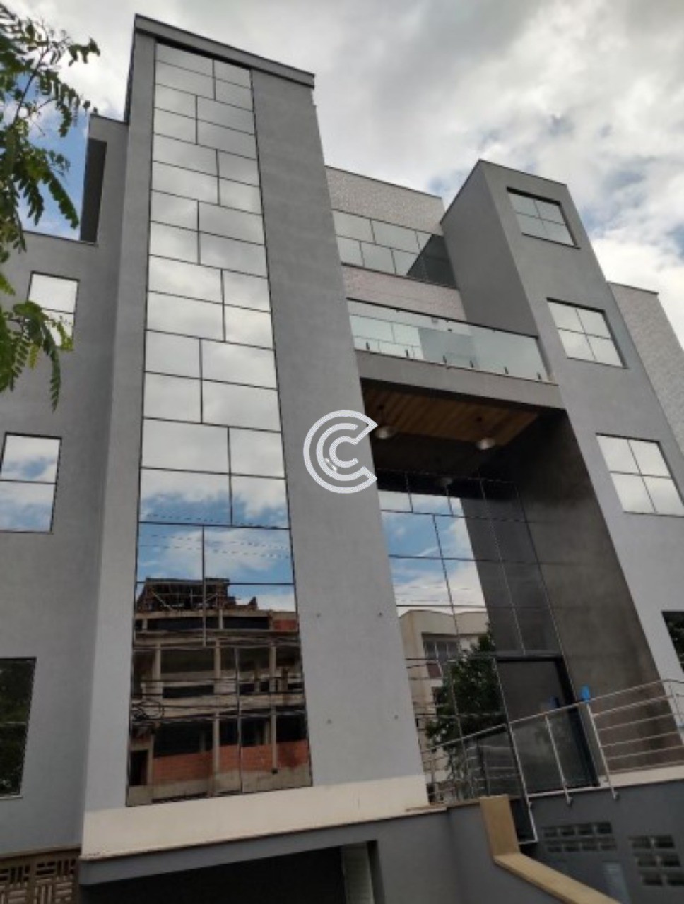 Prédio Inteiro - Foto 1