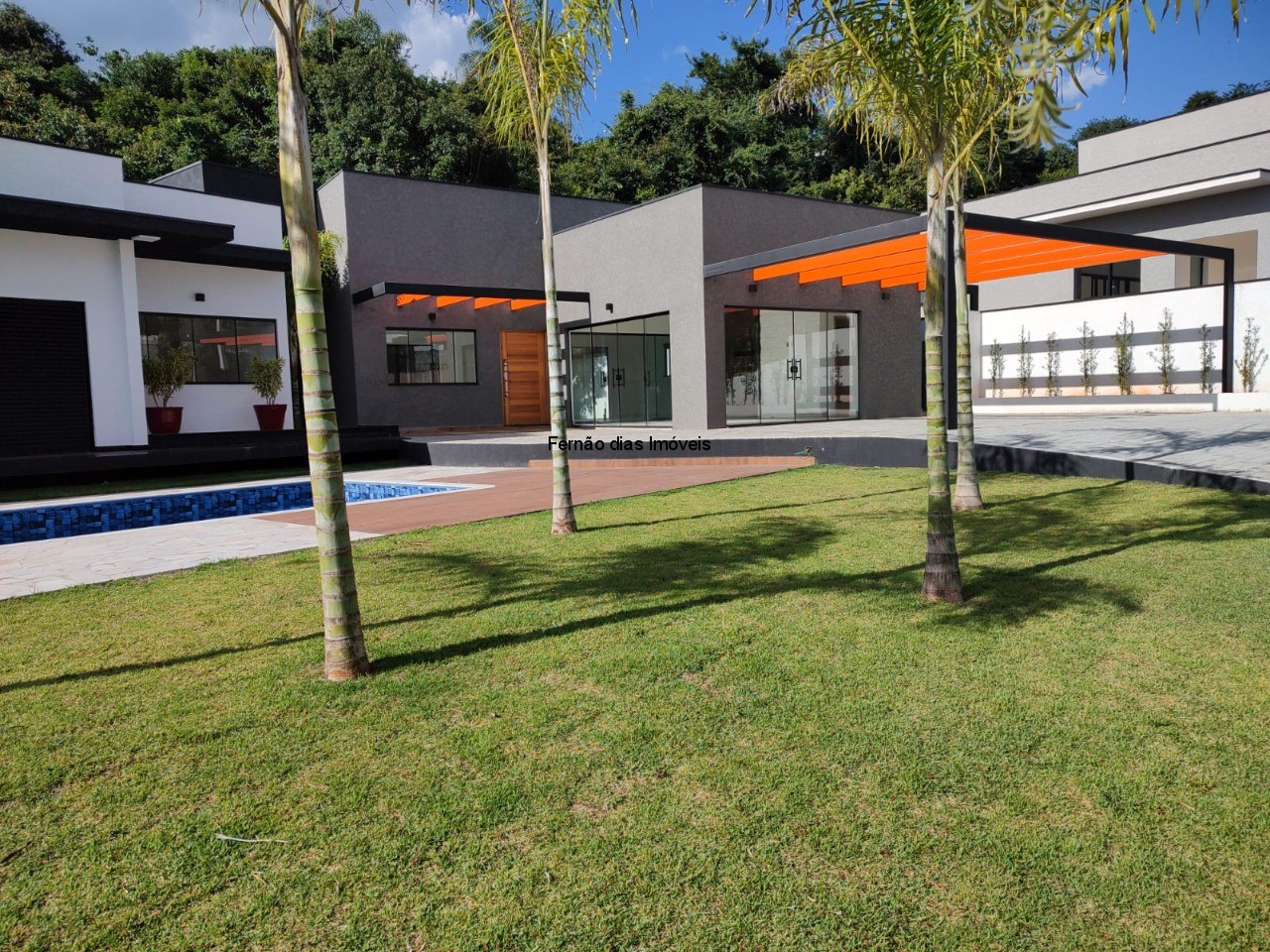 LINDA CASA EM ATIBAIA