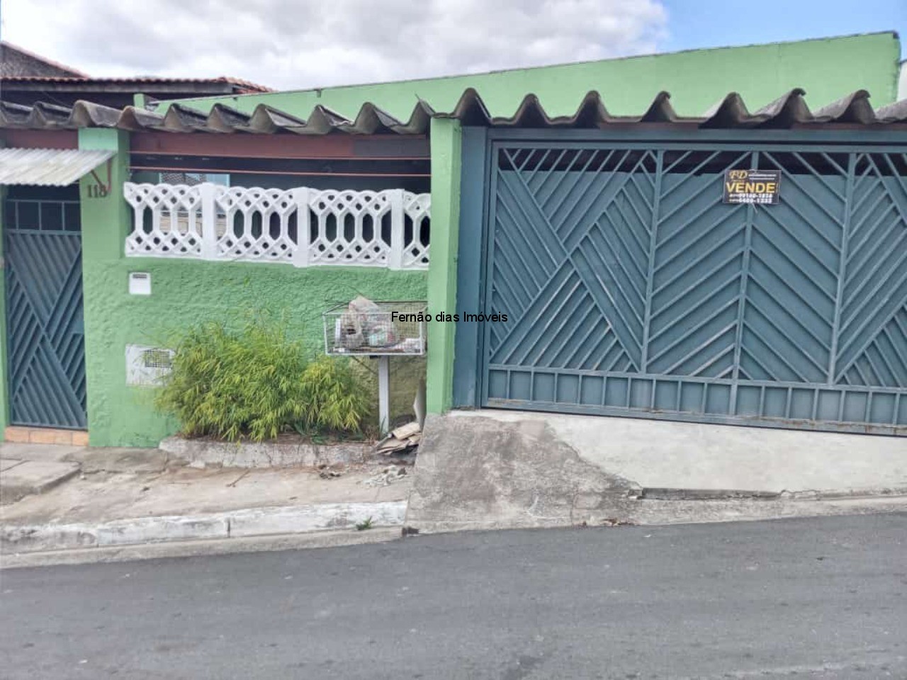 ÓTIMA CASA EM TERRA PRETA PARA VENDA