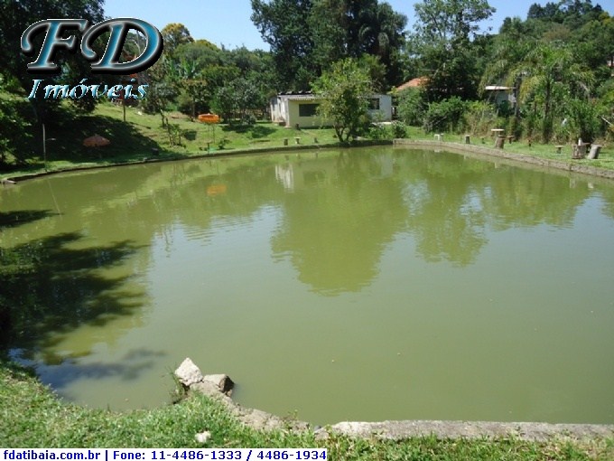 CHACRA COM LAGO