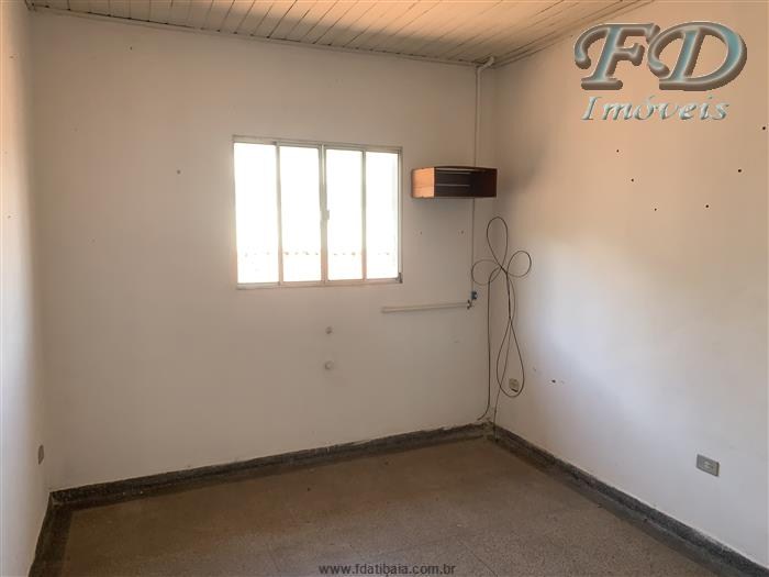 SALA COMERCIAL EM PISO SUPERIOR NA AVENIDA PIETRO PETRI PARA LOCAÇÃO