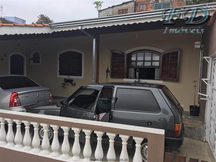 CASA ASSOBRADADA POR CONTRATO DE COMPRA E VENDA