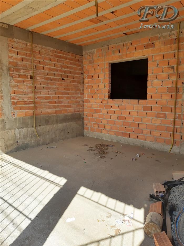 CASA EM CONSTRUÇÃO EM TERRA PRETA