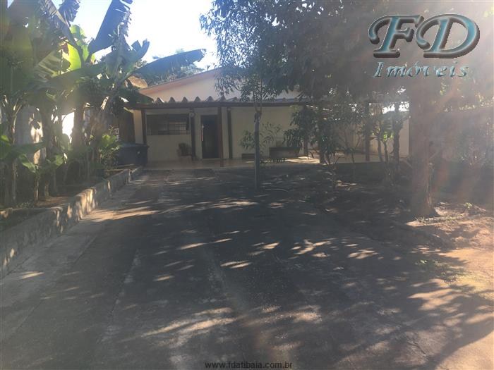 CASA EM TERRA PRETA