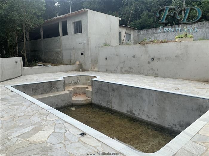 CASA EM FASE DE ACABAMENTO EM TERRA PRETA