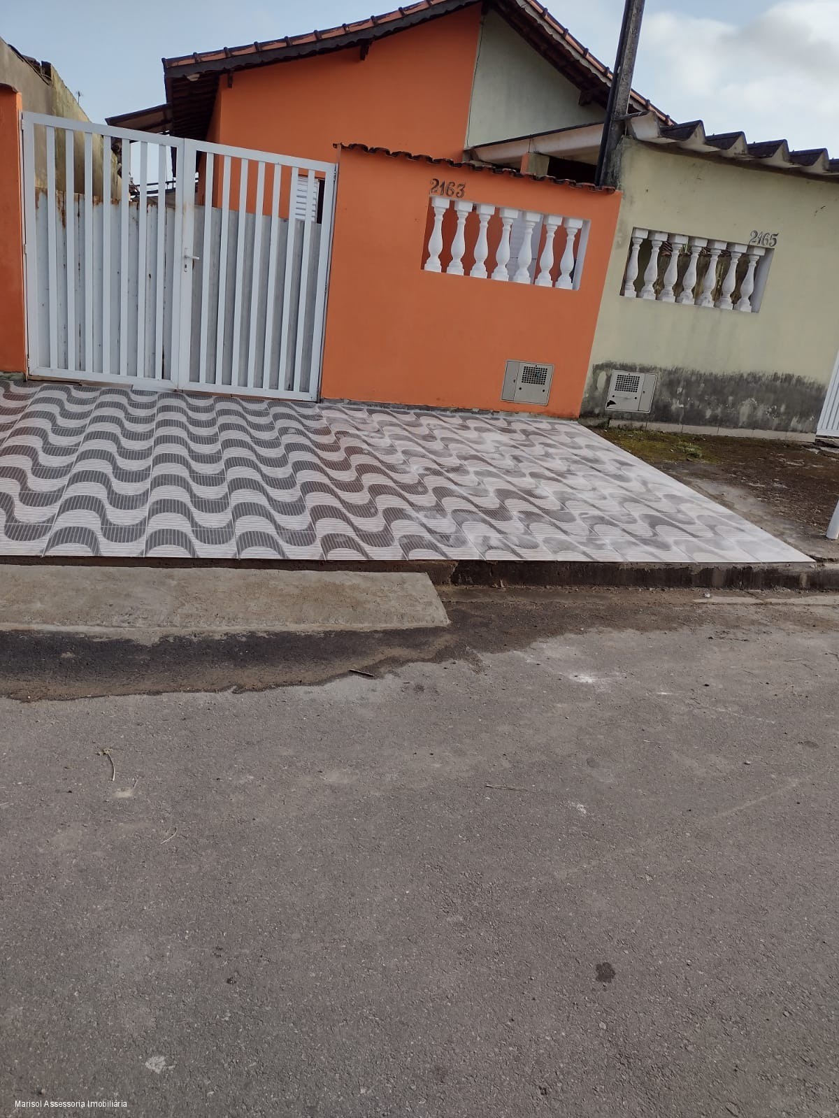Casa RESIDENCIAL em MONGAGUÁ - SP, Jardim Leonor