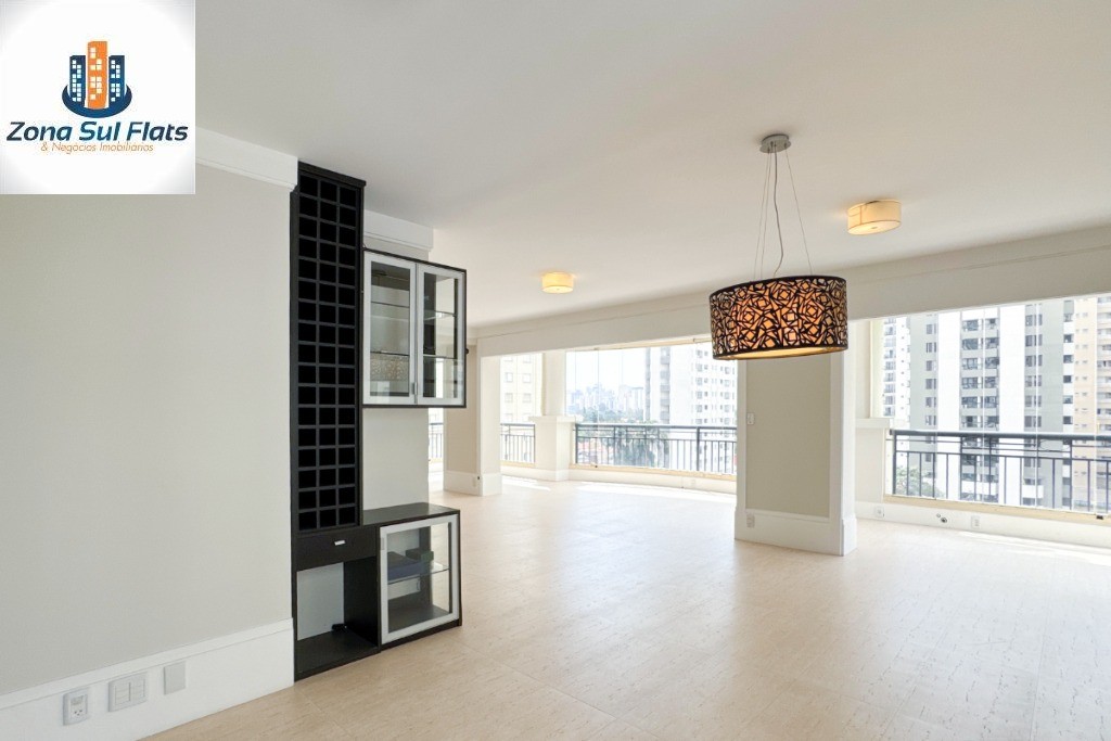 Apartamento, 3 quartos, 198 m² - Foto 2
