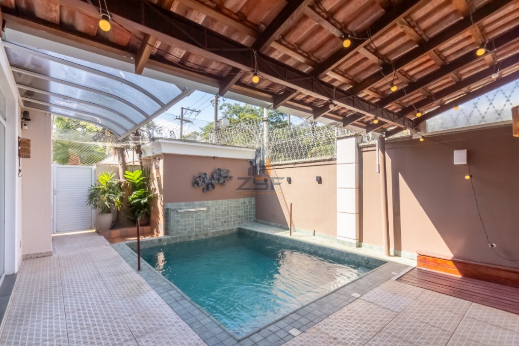 Casa, 5 quartos, 315 m² - Foto 1