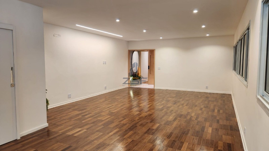 Apartamento, 3 quartos, 220 m² - Foto 2