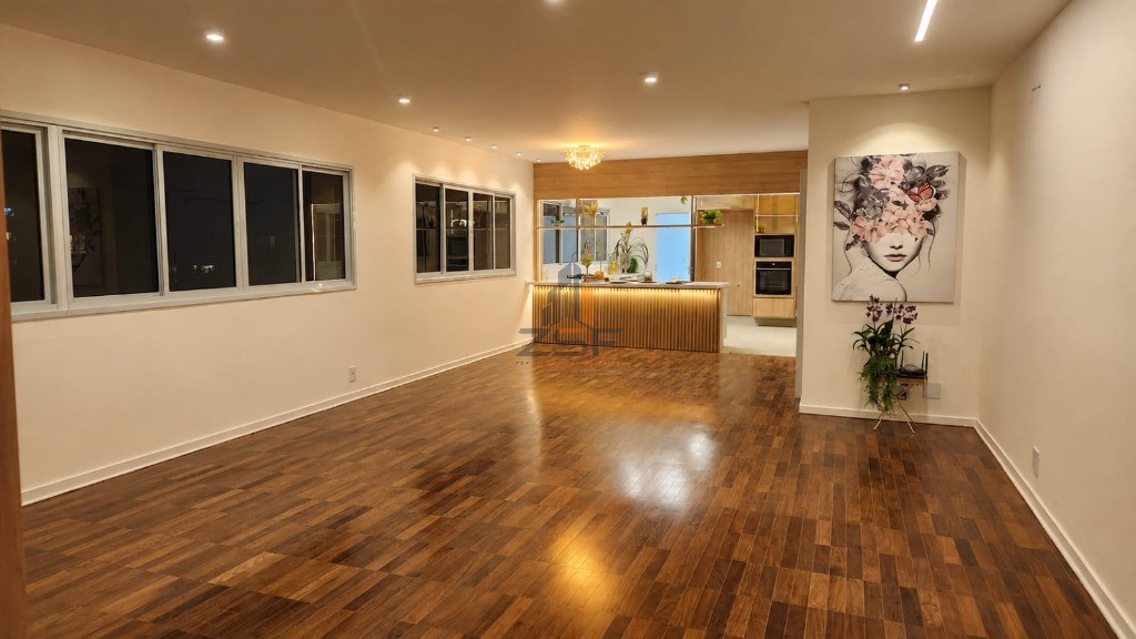 Apartamento, 3 quartos, 220 m² - Foto 1