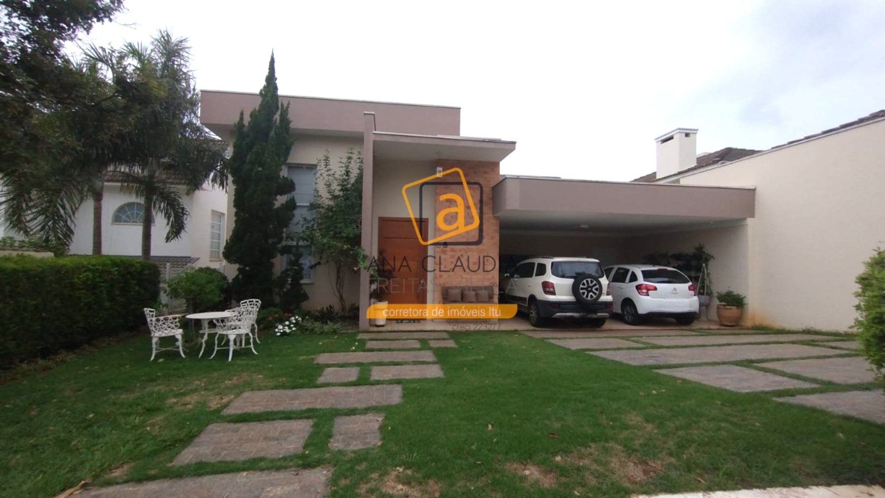 CASA EM CONDOMÍNIO