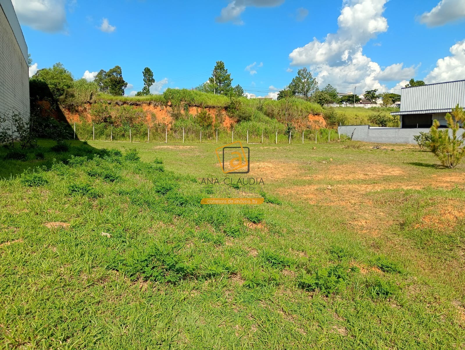 Loteamento e Condomínio, 1500 m² - Foto 1