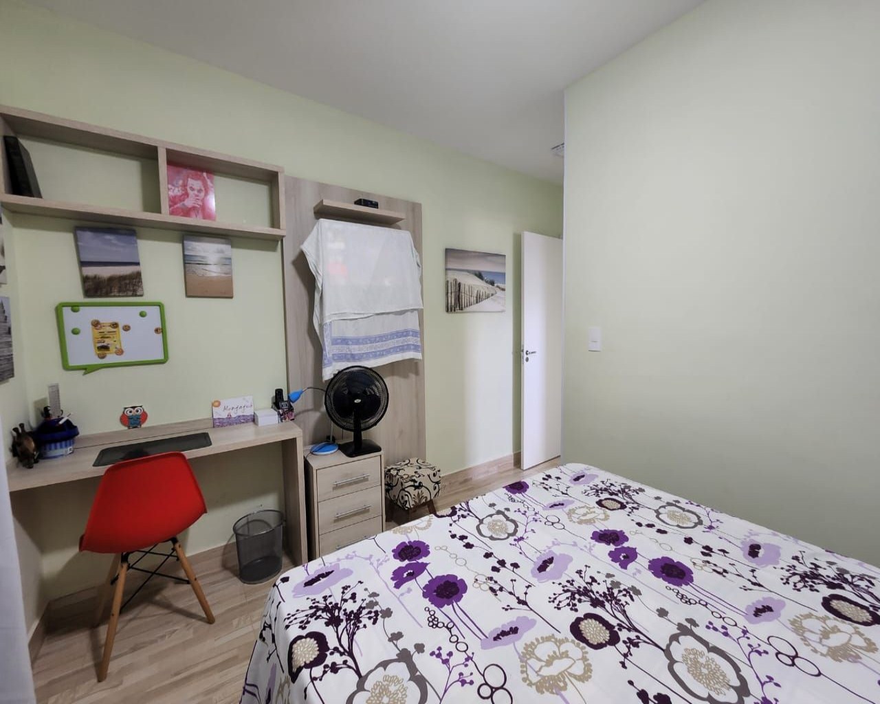 Apartamento 2 dormitórios (1 suíte) em frente ao mar, varanda gourmet envidraçada, móveis planejados, vila atlântica, região central - mongaguá/sp