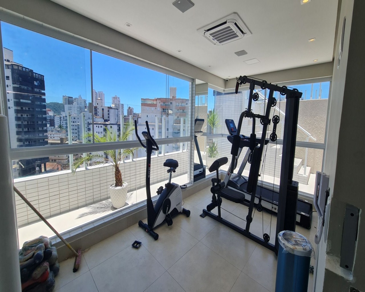 Oportunidade!!! apto 01 dorm., localização privilegiada à venda, 53 m² - vila guilhermina - praia grande/sp.