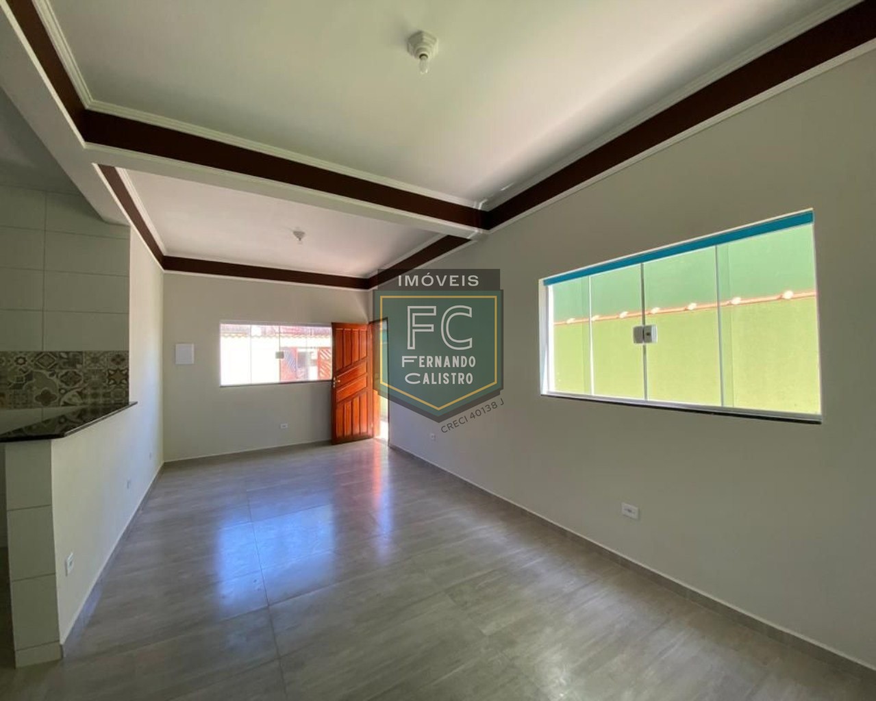 Casas novas prontas para morar, 2 dormitórios (1 suíte), quintal c/ piscina, área gourmet c/ churrasqueira, 2 vagas, 80 mts da praia, itanhaém - sp
