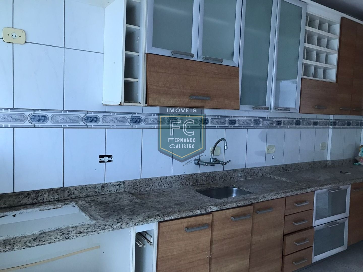 Cobertura Duplex c/ 4 Dormitórios (2 Suítes) Alto Padrão com Varanda, Quintal e Piscina Privativos c/ Vista p/ o Mar, Local Nobre, Centro, Mongaguá