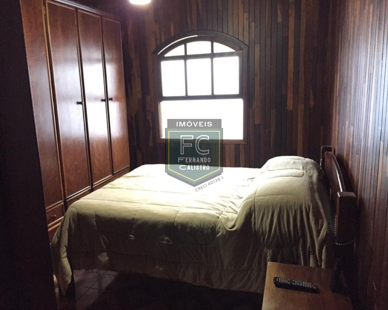 Casa térrea isolada 3 dormitórios (1 suíte) + edícula, área gourmet, 252m2, 4 vagas, local nobre e valorizado, 80 mts da praia, centro, mongaguá/sp