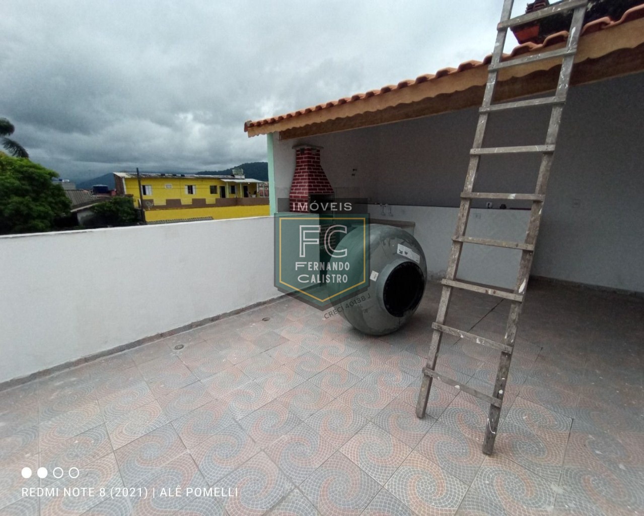 Casa térrea geminada 3 dormitórios (1 suite) reformada, espaço gourmet, churrasqueira, 2 vagas, financiamento bancário, agenor de campos, mongaguá sp