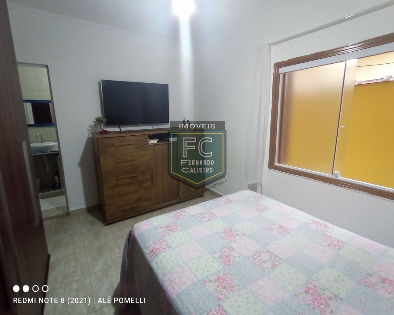 2 casas isoladas e separadas por muro, c/ 2 dormitórios cada em 1 lote inteiro, a 50 mts da praia, em local nobre e central, jd. Marina - mongaguá/sp