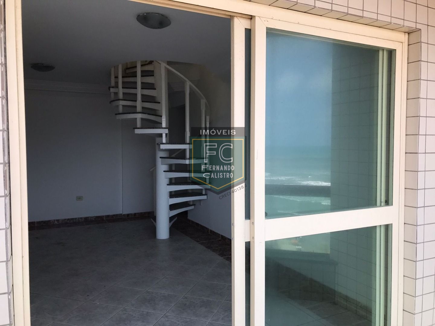 Cobertura Duplex c/ 4 Dormitórios (2 Suítes) Alto Padrão com Varanda, Quintal e Piscina Privativos c/ Vista p/ o Mar, Local Nobre, Centro, Mongaguá