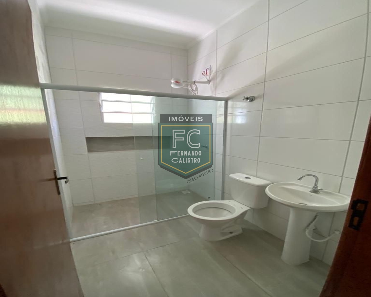 Casas novas prontas para morar, 2 dormitórios (1 suíte), quintal c/ piscina, área gourmet c/ churrasqueira, 2 vagas, 80 mts da praia, itanhaém - sp