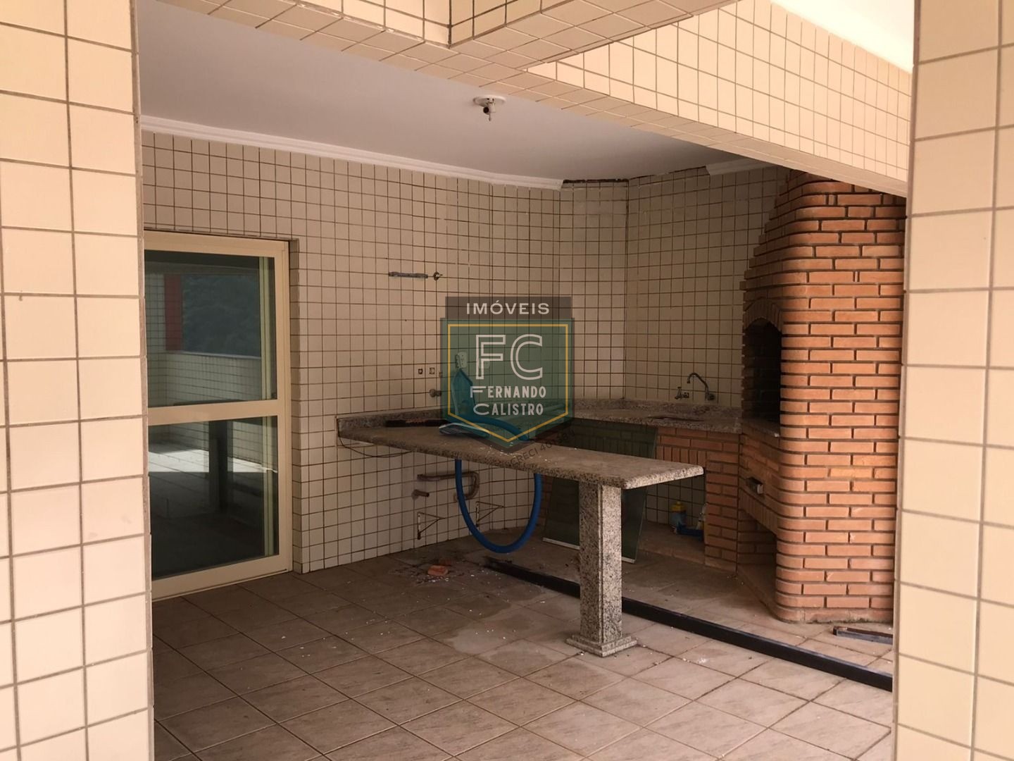 Cobertura Duplex c/ 4 Dormitórios (2 Suítes) Alto Padrão com Varanda, Quintal e Piscina Privativos c/ Vista p/ o Mar, Local Nobre, Centro, Mongaguá