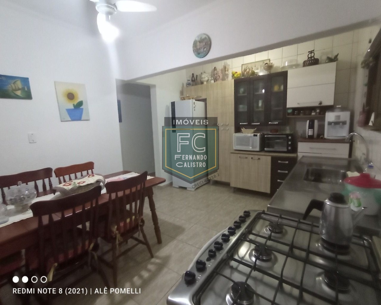 2 casas isoladas e separadas por muro, c/ 2 dormitórios cada em 1 lote inteiro, a 50 mts da praia, em local nobre e central, jd. Marina - mongaguá/sp