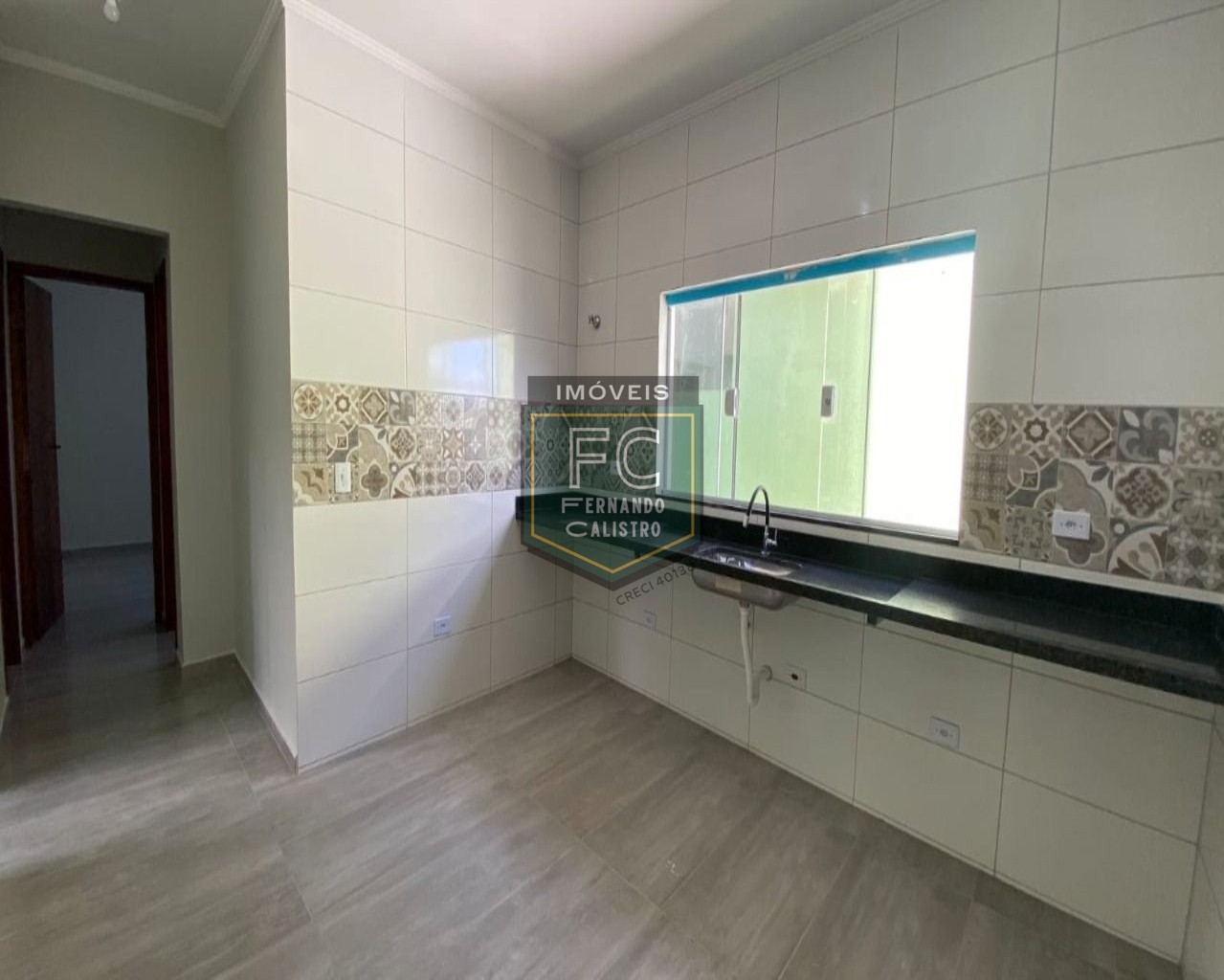 Casas novas prontas para morar, 2 dormitórios (1 suíte), quintal c/ piscina, área gourmet c/ churrasqueira, 2 vagas, 80 mts da praia, itanhaém - sp