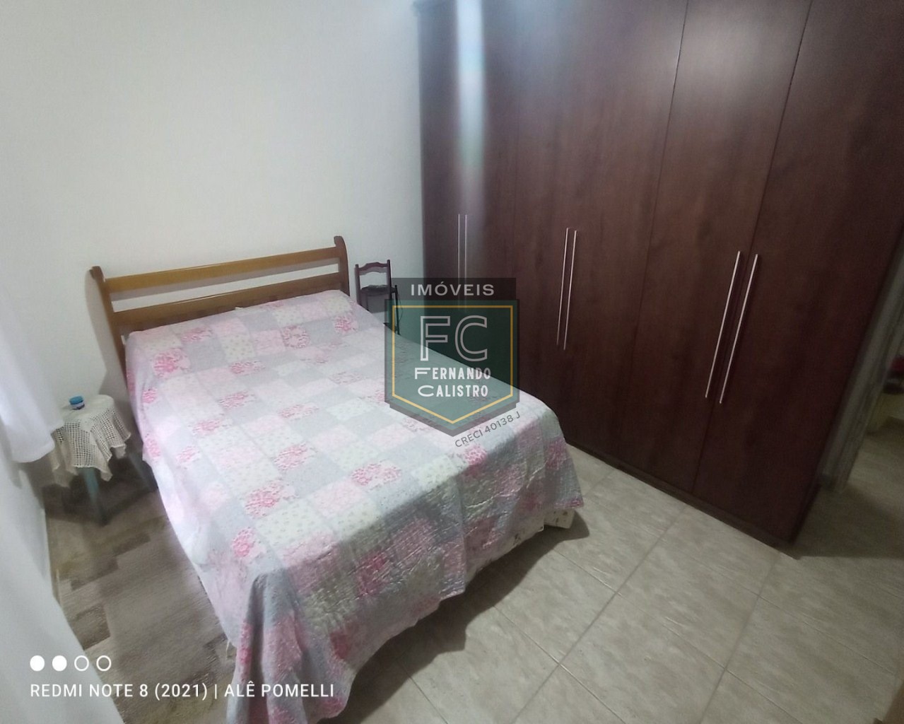 2 casas isoladas e separadas por muro, c/ 2 dormitórios cada em 1 lote inteiro, a 50 mts da praia, em local nobre e central, jd. Marina - mongaguá/sp