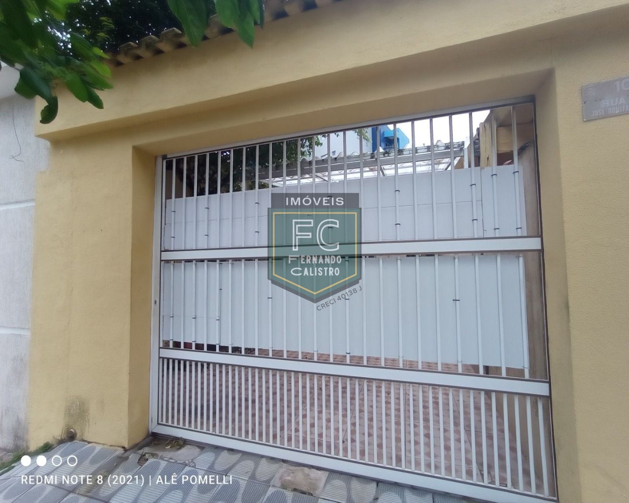 2 casas isoladas e separadas por muro, c/ 2 dormitórios cada em 1 lote inteiro, a 50 mts da praia, em local nobre e central, jd. Marina - mongaguá/sp