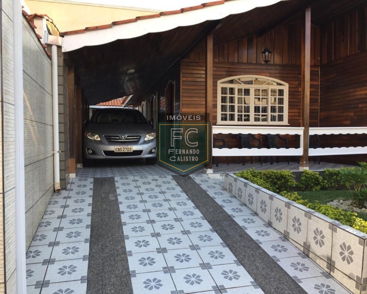 Casa térrea isolada 3 dormitórios (1 suíte) + edícula, área gourmet, 252m2, 4 vagas, local nobre e valorizado, 80 mts da praia, centro, mongaguá/sp