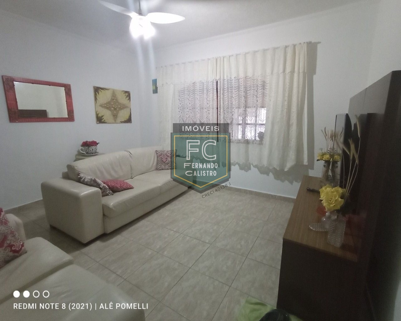 2 casas isoladas e separadas por muro, c/ 2 dormitórios cada em 1 lote inteiro, a 50 mts da praia, em local nobre e central, jd. Marina - mongaguá/sp