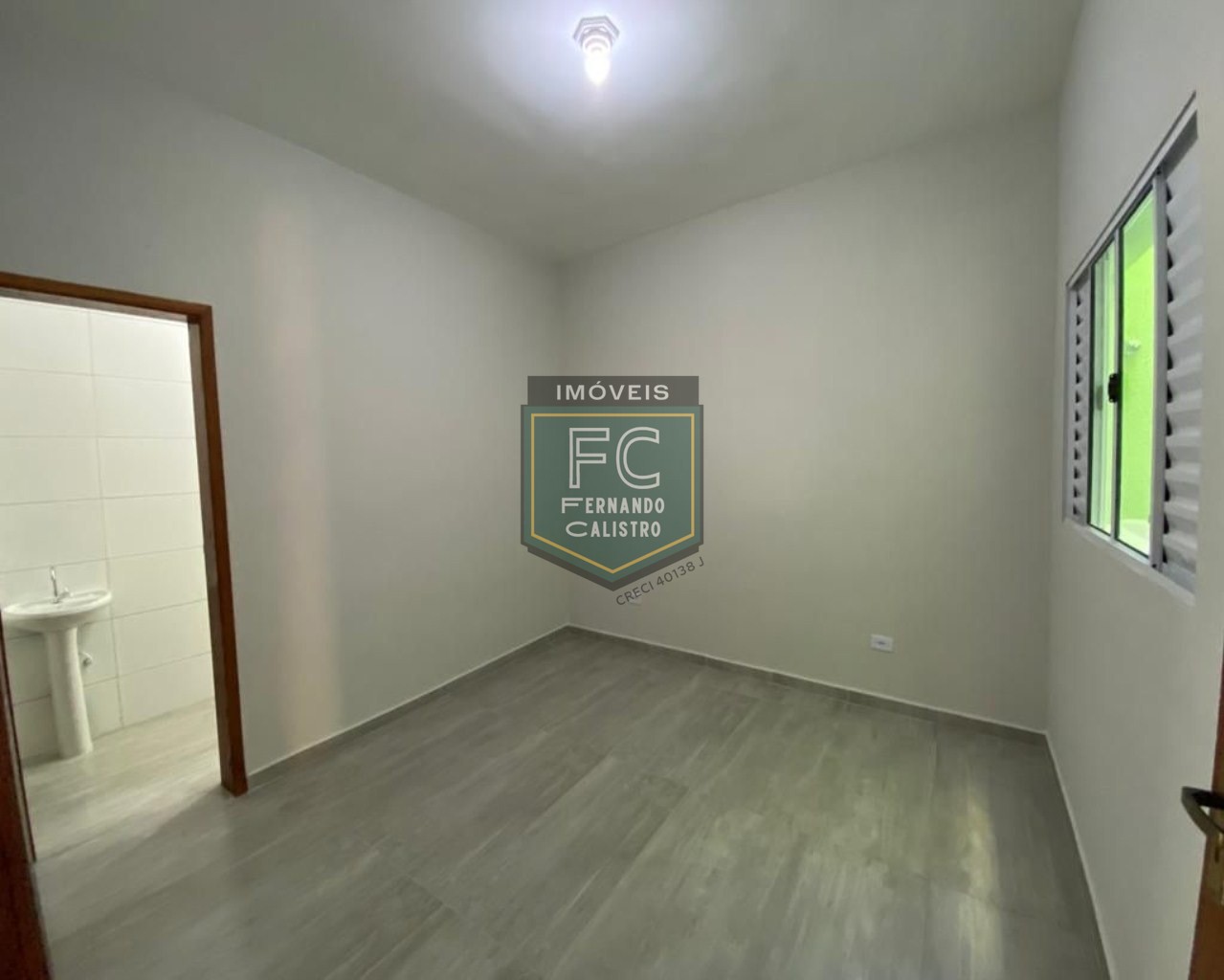 Casas novas prontas para morar, 2 dormitórios (1 suíte), quintal c/ piscina, área gourmet c/ churrasqueira, 2 vagas, 80 mts da praia, itanhaém - sp