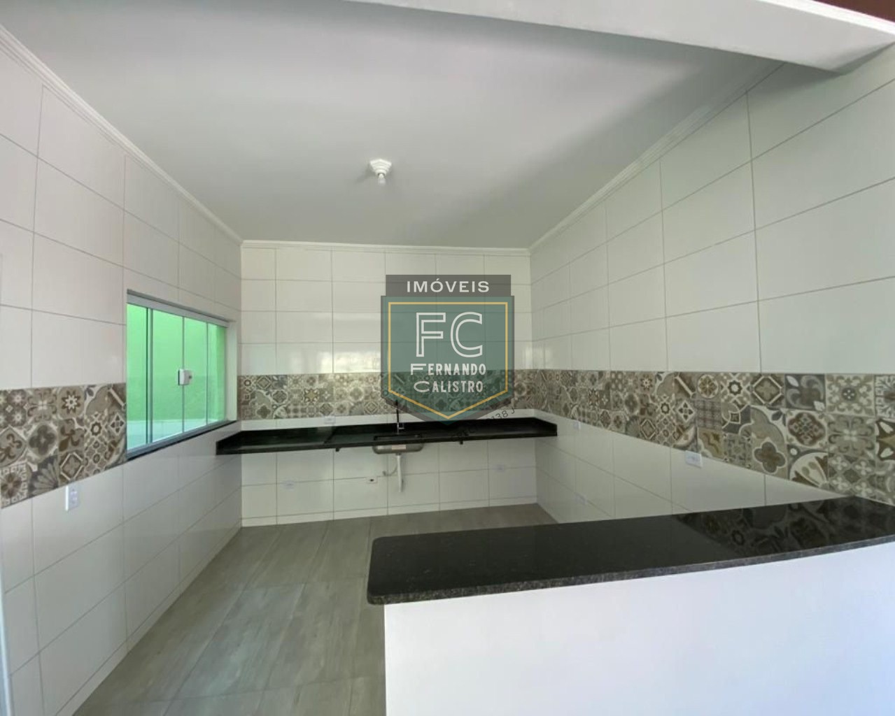 Casas novas prontas para morar, 2 dormitórios (1 suíte), quintal c/ piscina, área gourmet c/ churrasqueira, 2 vagas, 80 mts da praia, itanhaém - sp