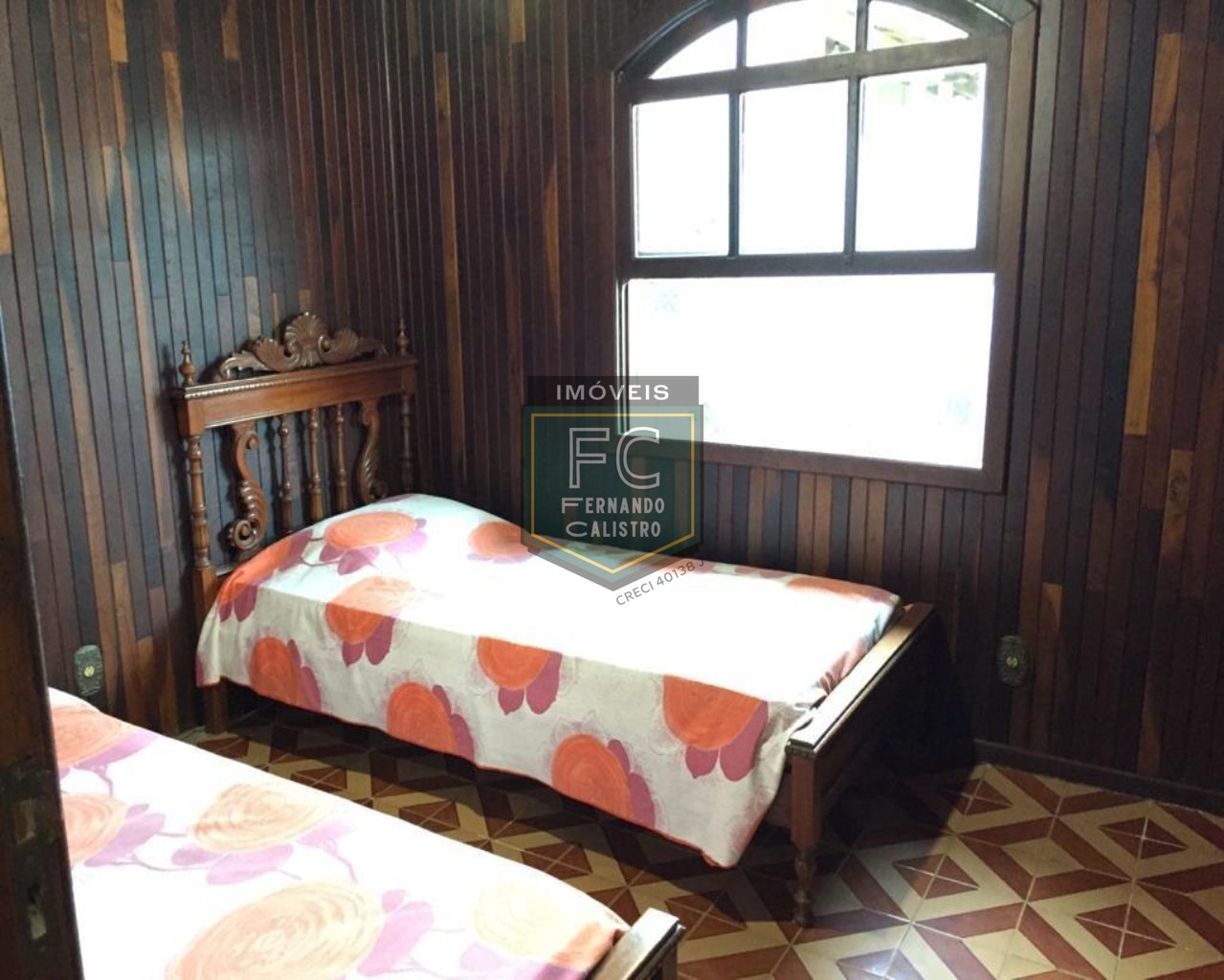 Casa térrea isolada 3 dormitórios (1 suíte) + edícula, área gourmet, 252m2, 4 vagas, local nobre e valorizado, 80 mts da praia, centro, mongaguá/sp