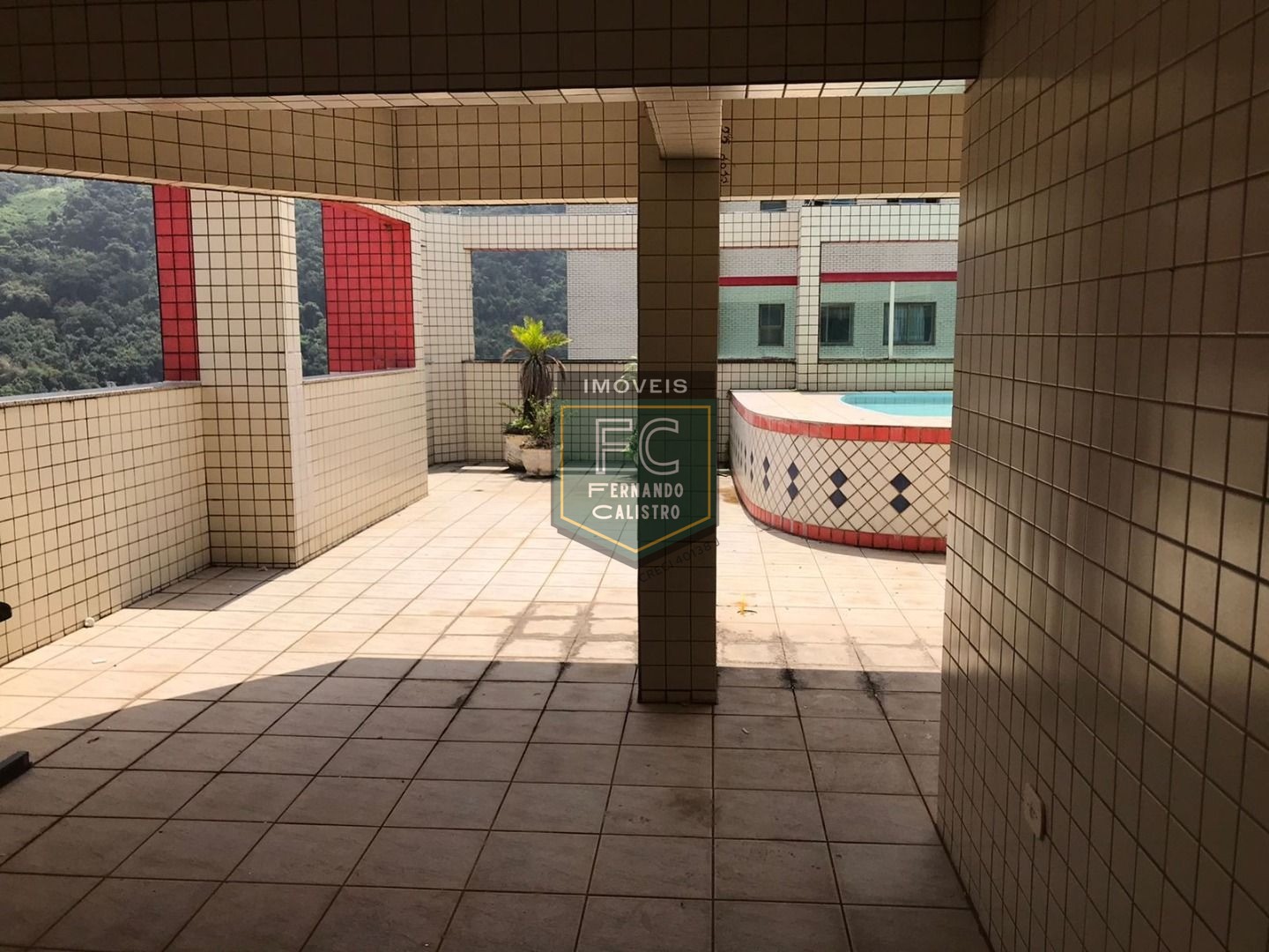 Cobertura Duplex c/ 4 Dormitórios (2 Suítes) Alto Padrão com Varanda, Quintal e Piscina Privativos c/ Vista p/ o Mar, Local Nobre, Centro, Mongaguá