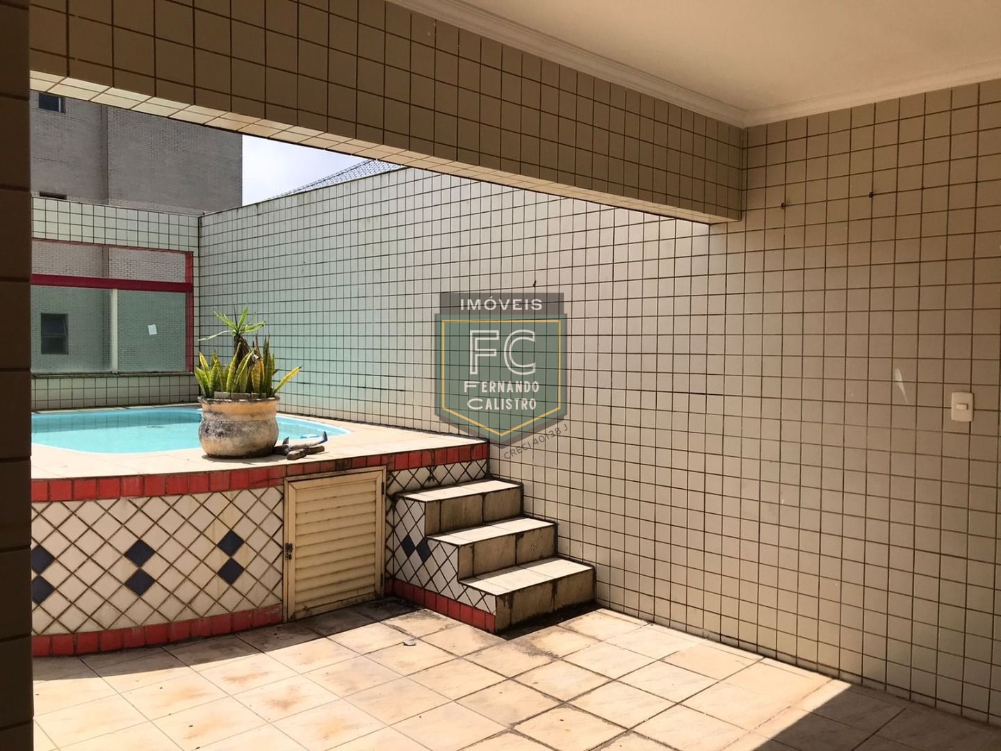 Cobertura Duplex c/ 4 Dormitórios (2 Suítes) Alto Padrão com Varanda, Quintal e Piscina Privativos c/ Vista p/ o Mar, Local Nobre, Centro, Mongaguá