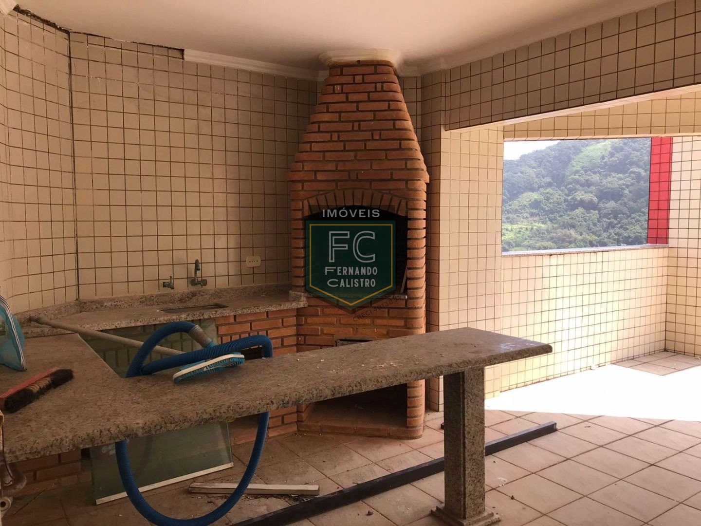 Cobertura Duplex c/ 4 Dormitórios (2 Suítes) Alto Padrão com Varanda, Quintal e Piscina Privativos c/ Vista p/ o Mar, Local Nobre, Centro, Mongaguá