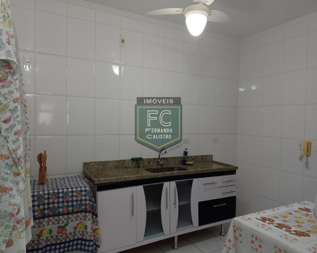 Apartamento 2 dormitórios (1 suíte) alto padrão, varanda gourmet envidraçada frente ao mar c/ churrasqueira, local nobre, centro - mongaguá - sp