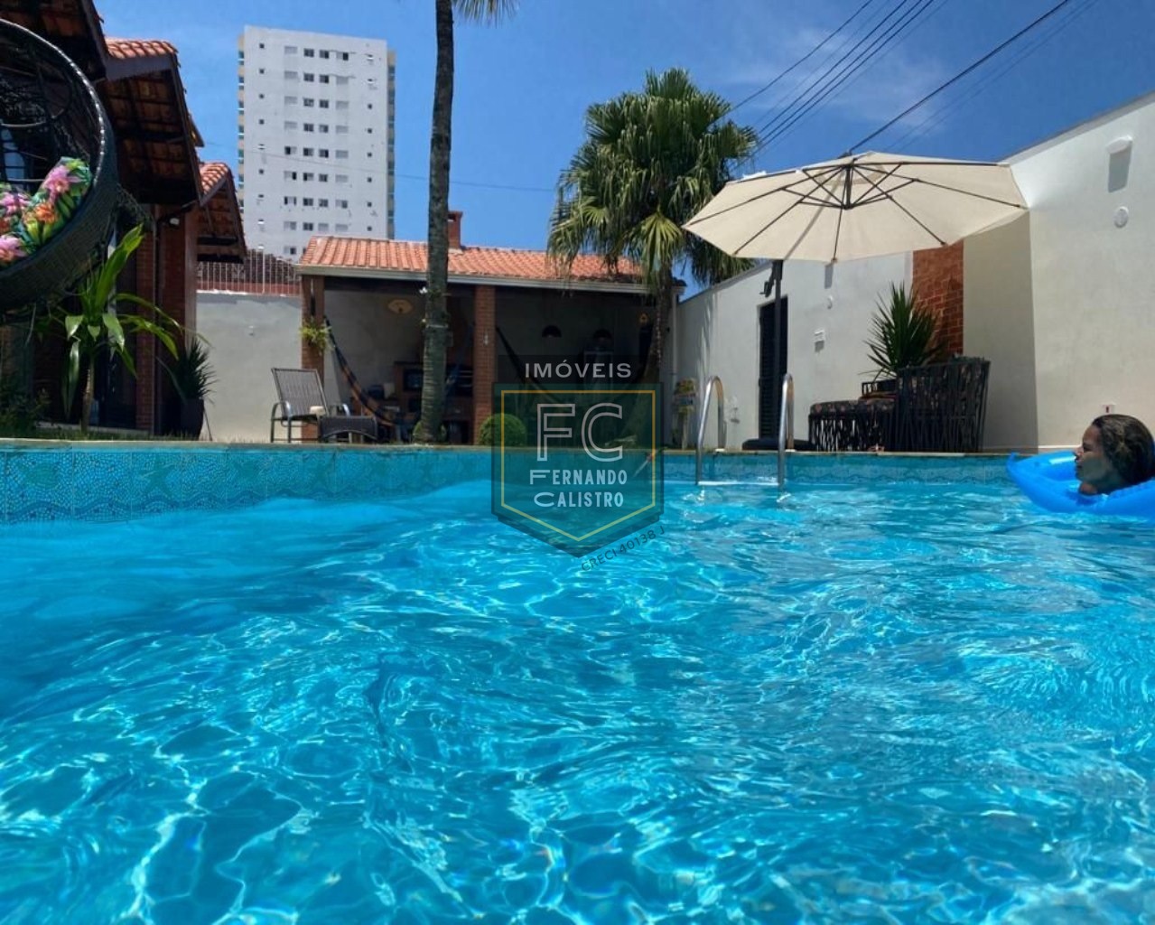 Casa isolada, alto padrão, 3 dormitórios(1suíte), 3 vagas para auto, lazer completo, localização privilegiada bairro flórida, praia grande/sp