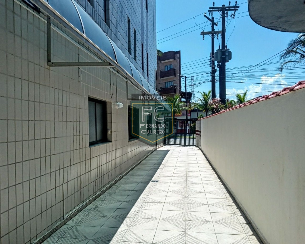 Apartamento alto padrão 2 dormitórios (1 suíte) 82m², varanda de frente, financ. Bancário / direto / permuta, perto da praia, vera cruz, mongaguá sp