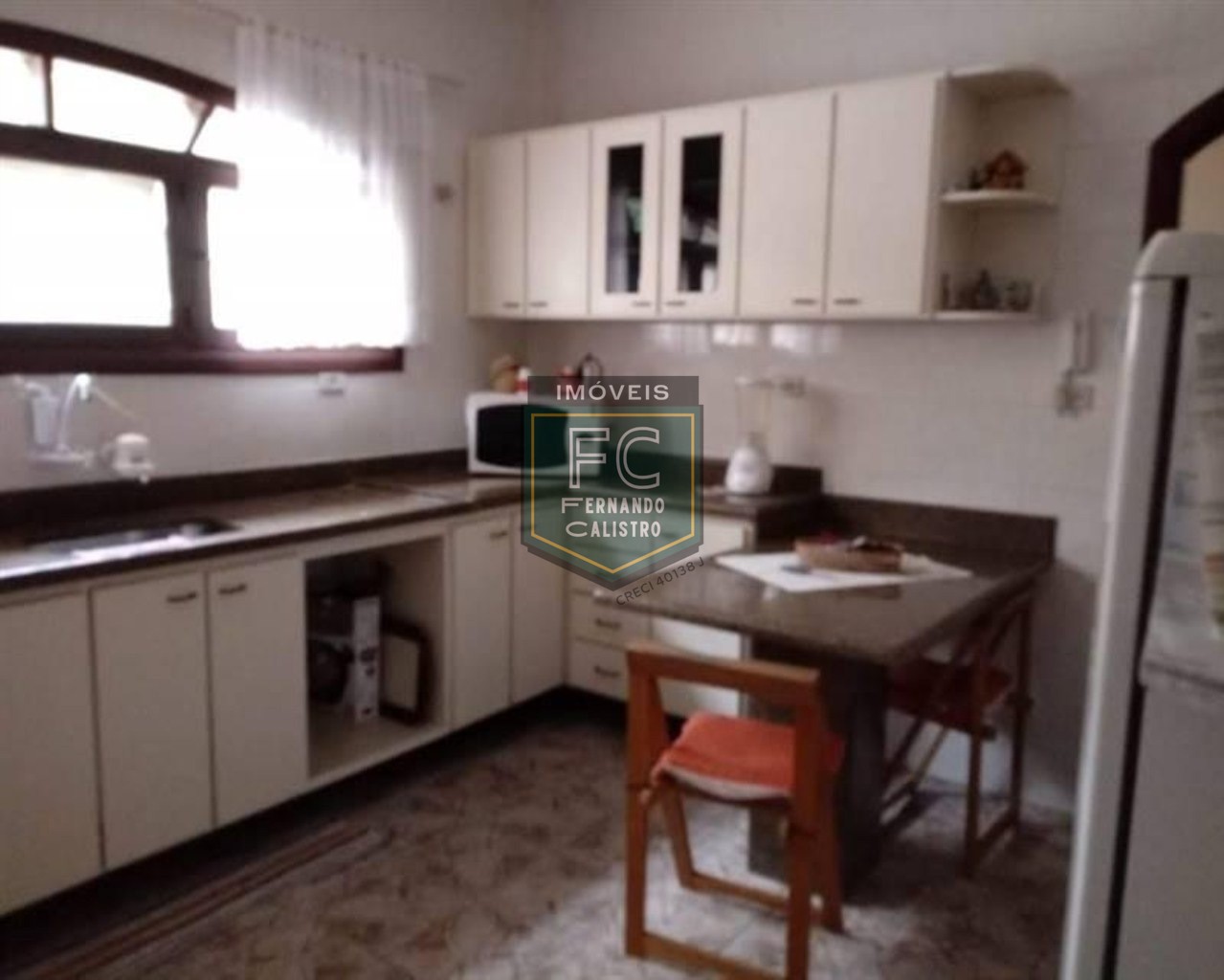 Casa terrea lote inteiro 4 dormitórios (4 suítes), 270 m², com piscina, churrasqueira, localização privilegiada balneário flórida - praia grande/sp