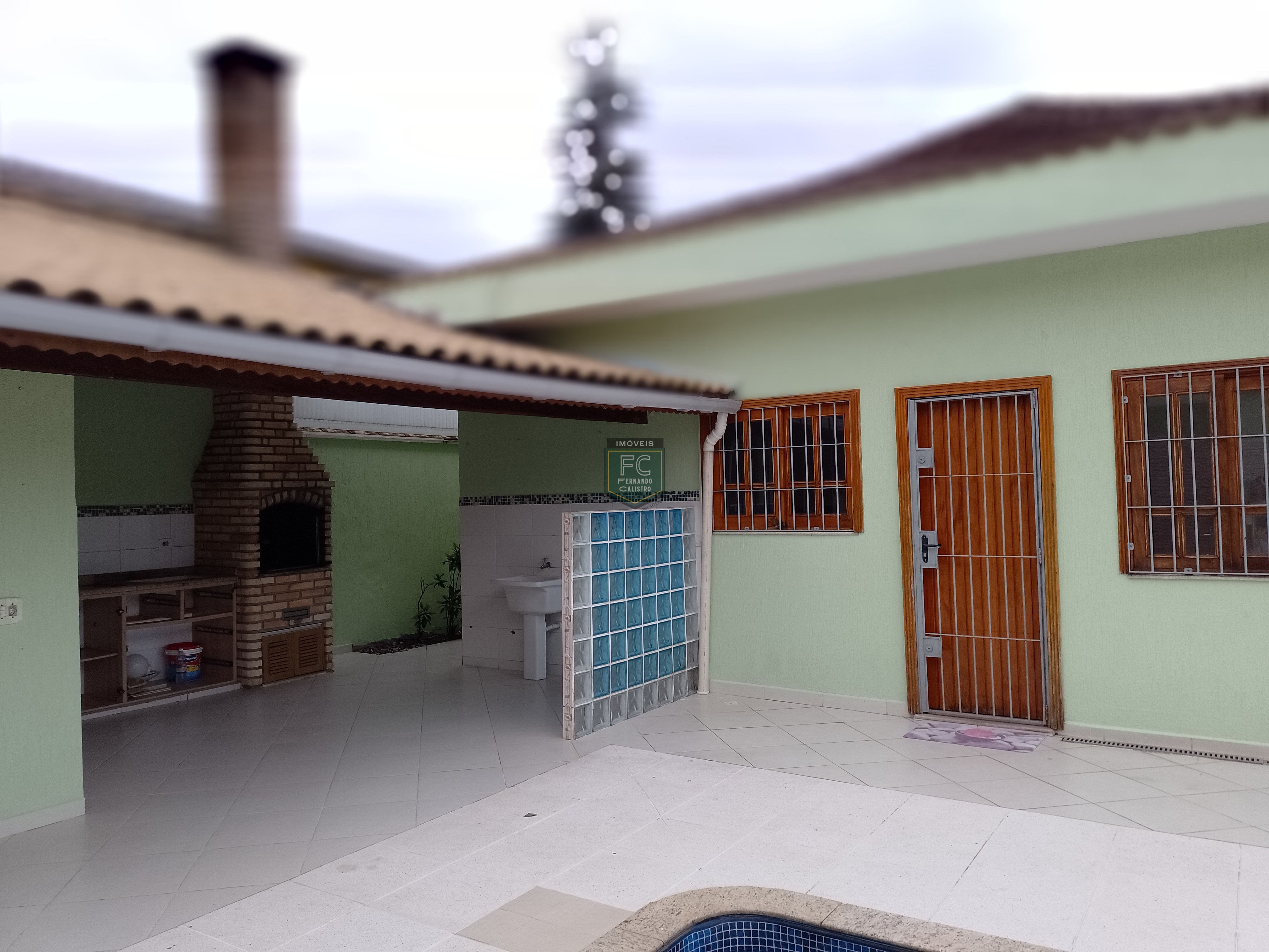Casa térrea isolada 3 dormitórios (2 suítes) + dorm. Serviço, 318,5m² área total, piscina, espaço gourmet, z. Militar, bal. Flórida, praia grande sp