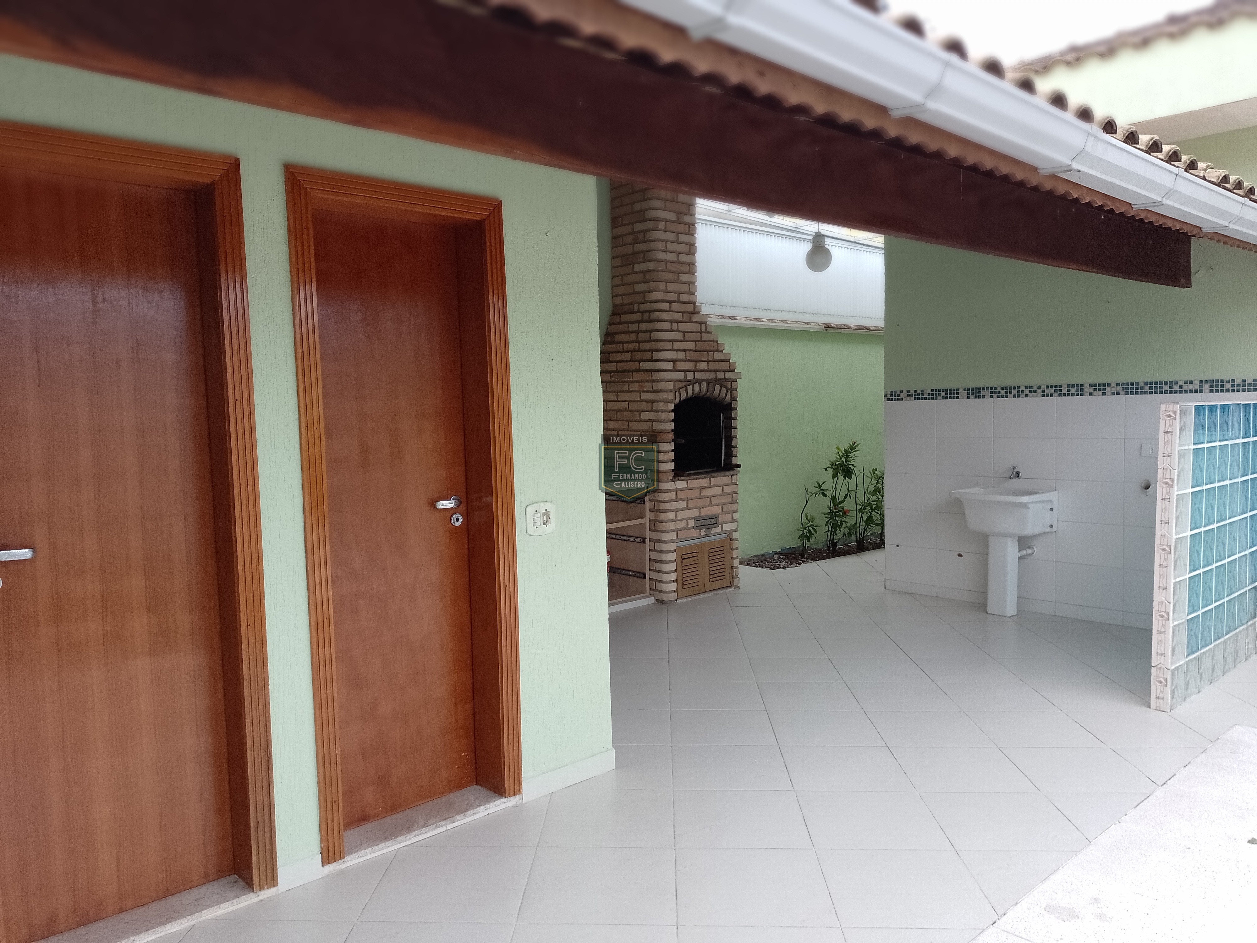 Casa térrea isolada 3 dormitórios (2 suítes) + dorm. Serviço, 318,5m² área total, piscina, espaço gourmet, z. Militar, bal. Flórida, praia grande sp