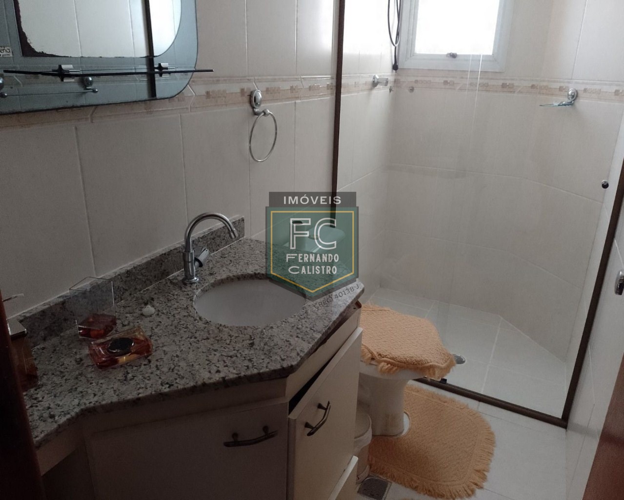Apartamento 2 dormitórios (1 suíte) alto padrão, varanda gourmet envidraçada frente ao mar c/ churrasqueira, local nobre, centro - mongaguá - sp
